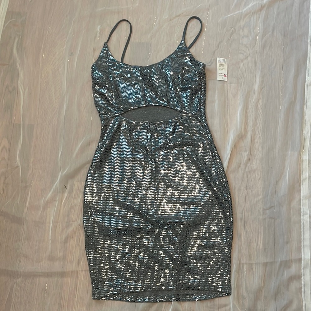 Sabora Dress .Size M. New with Tags